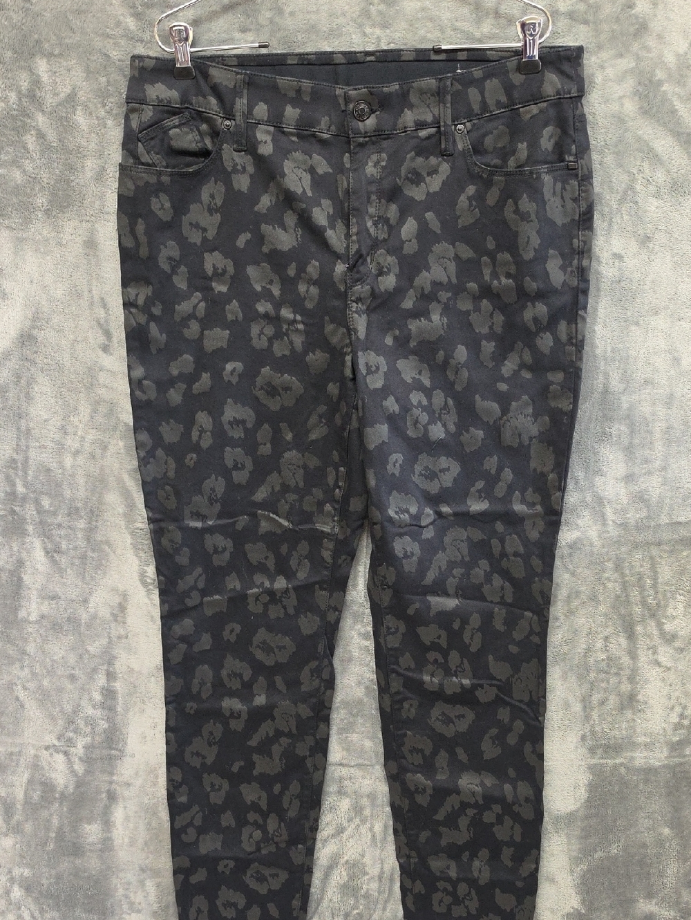 Chico's Black and Charcoal Leopard Skinny Pants sz 2.5 (14)
